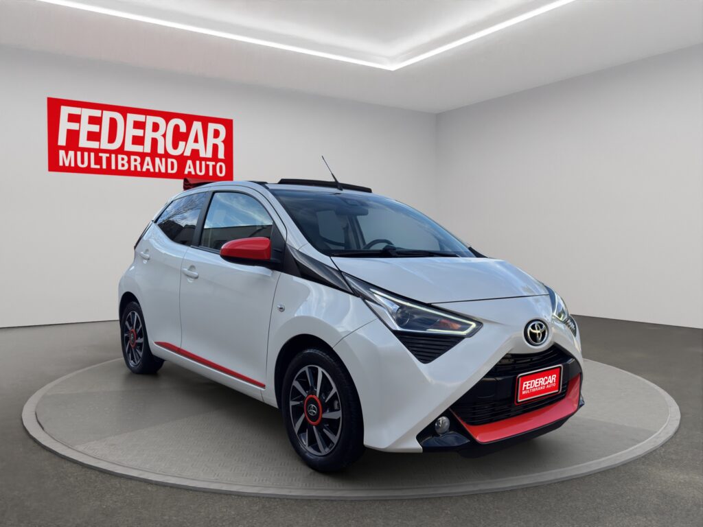 TOYOTA Aygo Connect 1.0 VVT-i 72 CV 5 porte x-wave orange