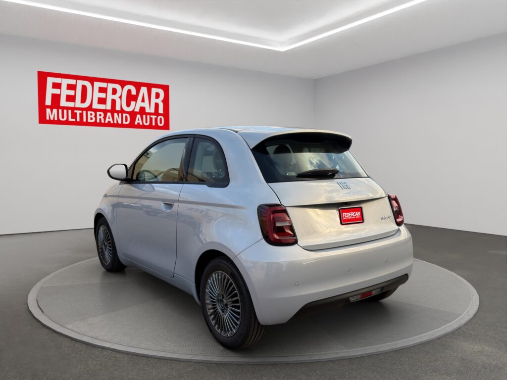 FIAT 500 Berlina Hybrid Icon