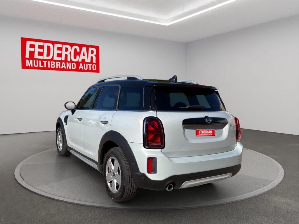 MINI 2.0 Cooper D Essential Countryman